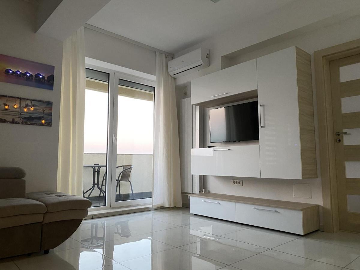 Moonlight Summer Apartment Mamaia Luaran gambar